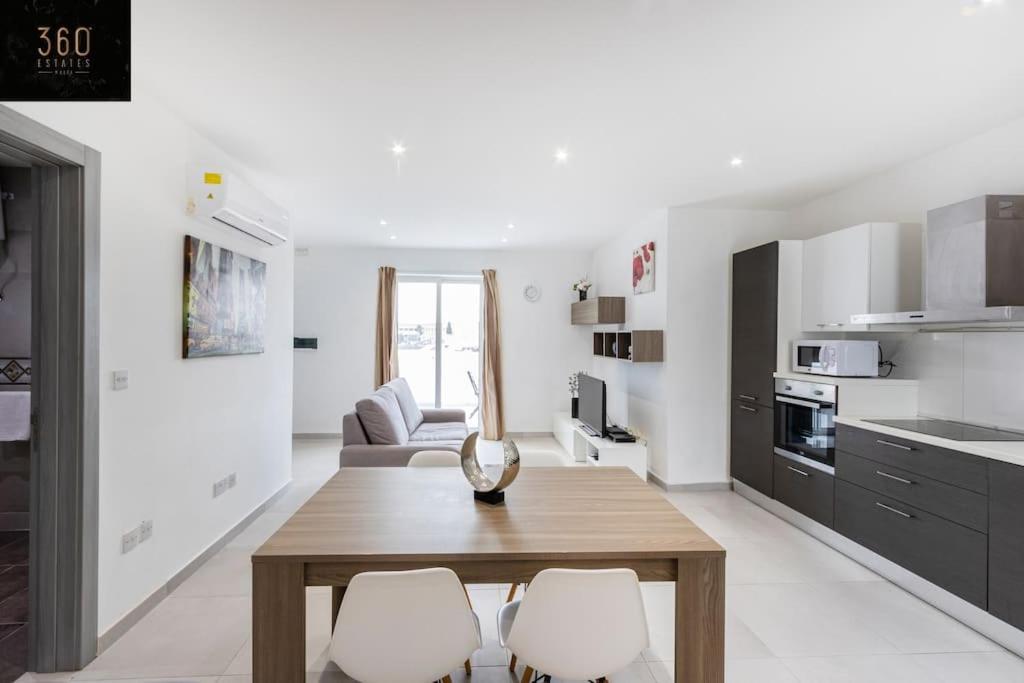 Spacious, Beautiful Central Penthouse With Bbq By 360 Estates Pietà Extérieur photo
